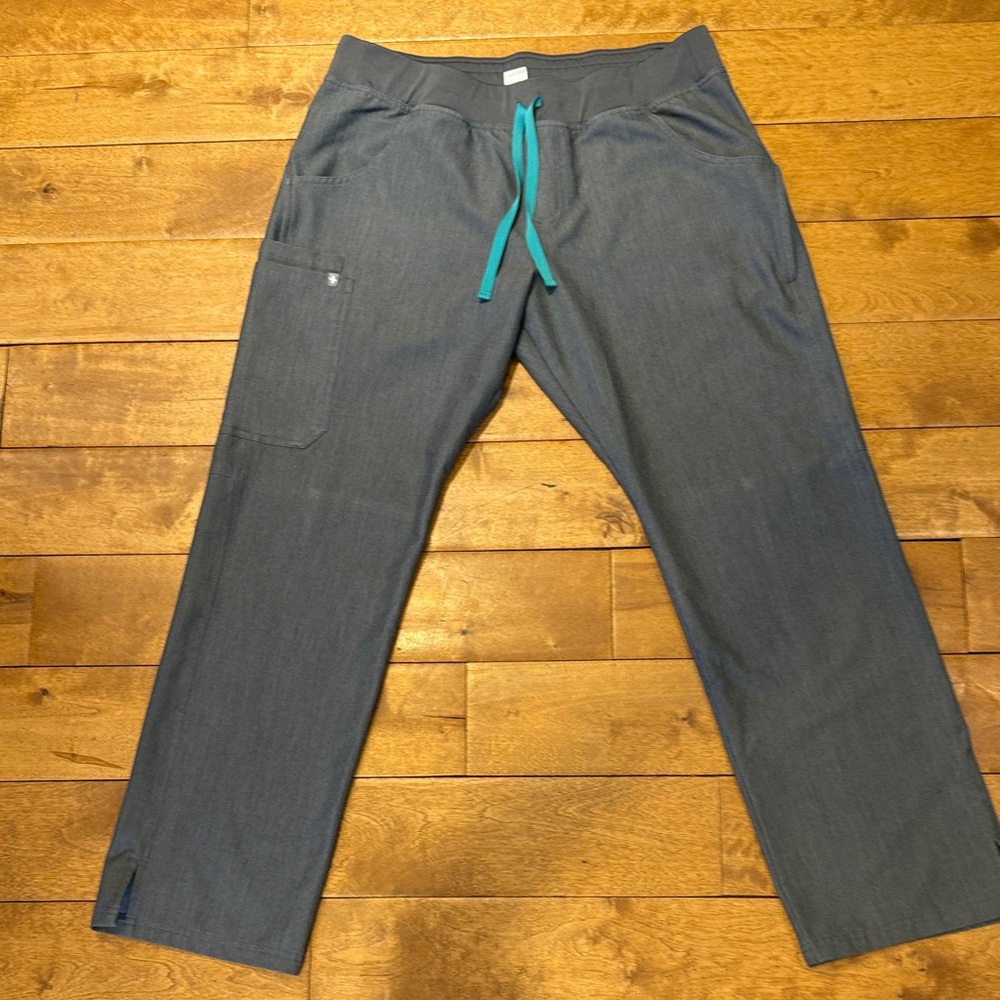 Figs Woman’s Kade Cargo Graphite Gray  with Blue Drawstring